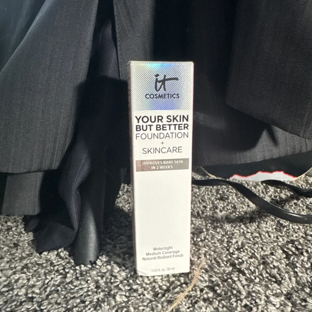 IT Cosmetics Your Skin But Better Foundation + Skincare Shade FAIR NEUTRAL 11